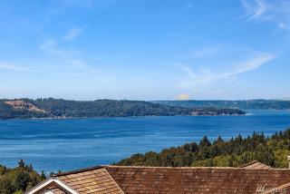 2120 Overview Dr, Tacoma WA  98422-4250 exterior