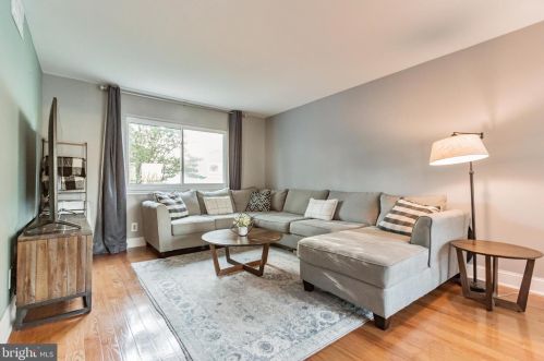 241 Nassau Dr, Tavistock NJ 08033-3976 exterior