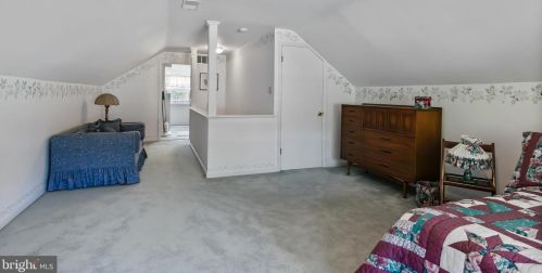 1004 Oakwood Rd, Haddonfield NJ 08033-3632 exterior