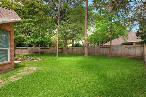 18 Westward Ridge Pl, Conroe TX  77384-5023 exterior