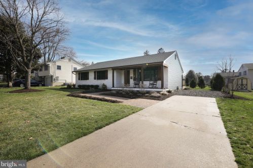 129 Grandview Dr, Pilesgrove, NJ 08098-1246
