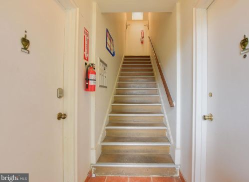 7803 Lockney Ave, Silver Spring, MD 20912-7435