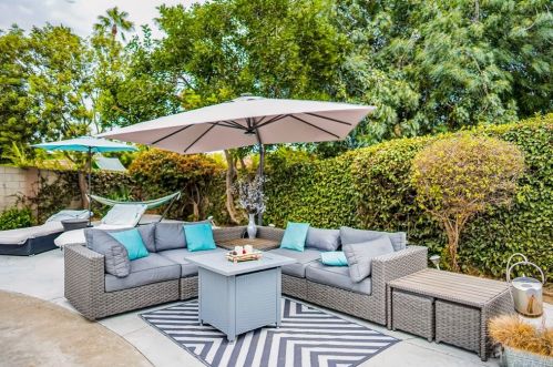 1111 Beacon Ave, Anaheim CA  92802-1811 exterior