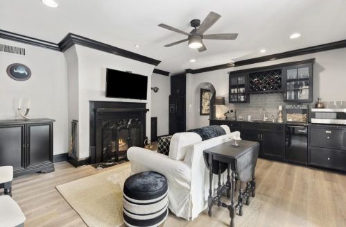 877 Highland Ter, Atlanta GA  30306-3411 exterior