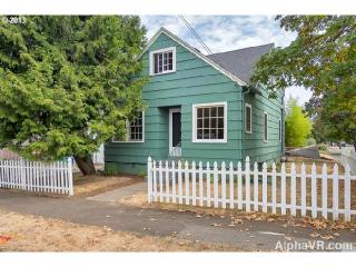 5804 15th Ave, Portland, OR 97202-5262