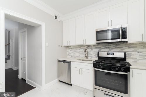 626 4th St, Philadelphia PA  19147-1525 exterior