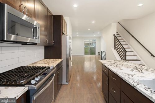 1315 20 St, Philadelphia PA 19146-4303 exterior