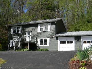 958 Garren Creek Rd, Fairview, NC 28730-8650