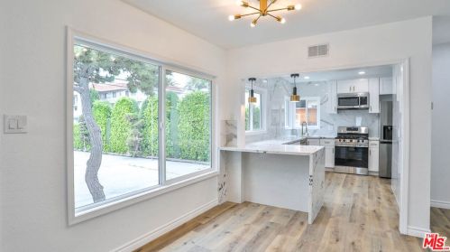 13606 Lemoli Ave, Hawthorne CA  90250-7722 exterior