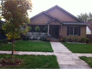 1299 B St, Springfield, OR 97477-4815