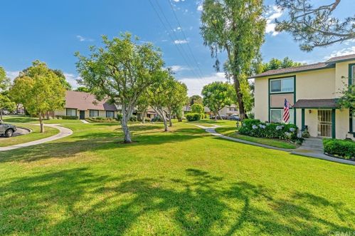 1722 Oak Knoll Dr, Anaheim CA  92807-1318 exterior