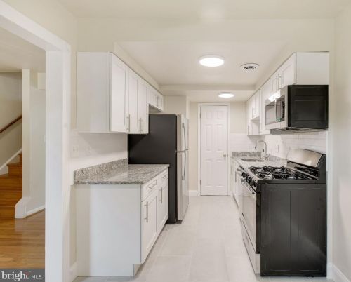 4314 Elliot Ct, Woodbridge, VA 22193-2634