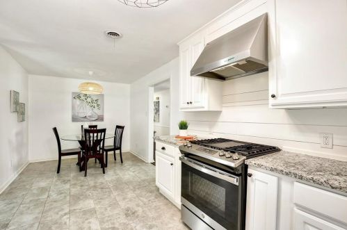 7029 Shauna Dr, Fort Worth TX  76180-7975 exterior