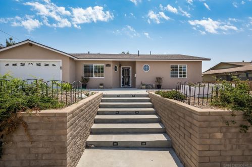 9569 Cambury Dr, Santee, CA 92071-2615