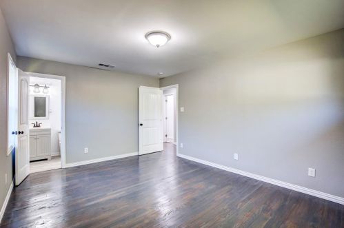 1426 Gillette St, Dallas TX  75217-1210 exterior