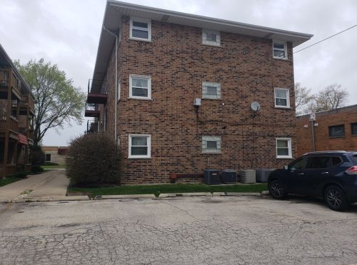 3715 Devon Ave, Chicago IL  60659-1132 exterior