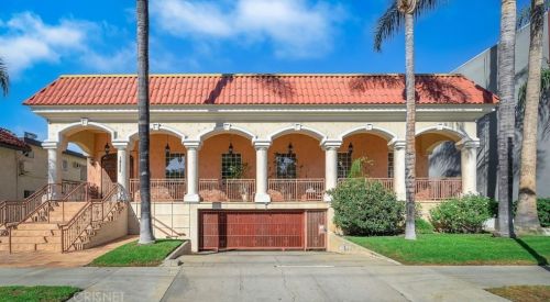 14335 Huston St, Van Nuys CA  91423-1862 exterior