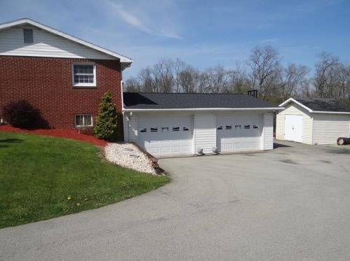 149 Bennett Dr, New Alexandria, PA 15670-3091