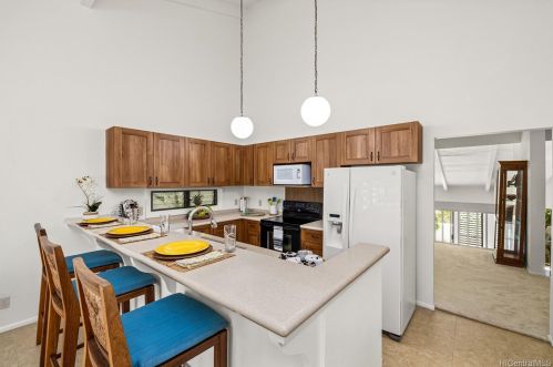 1213 Kaeleku St, Honolulu HI  96825-3005 exterior