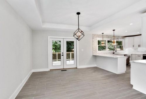 5730 Kayron Dr, Atlanta GA  30328-5120 exterior