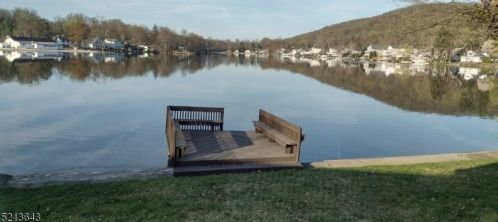 31 Lenape Trl, Parsippany, NJ 07834-2017