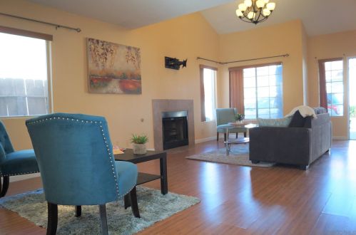 887 Friendly Cir, El Cajon, CA 92021-6114