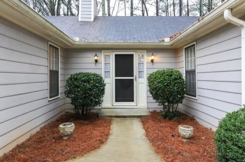 480 Buckingham Cir, Marietta, GA 30066-2504