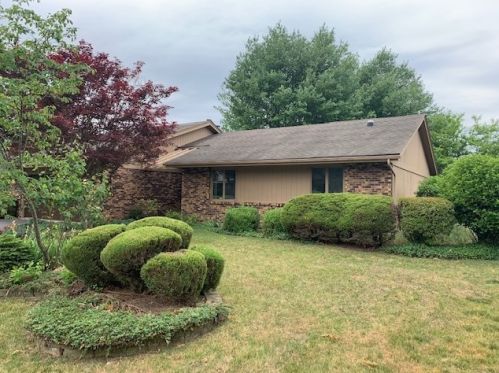 1864 Sweetbriar Ln, Rockford, IL 61107-1735