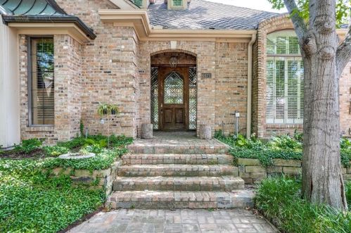 6671 Crestway Ct, Dallas, TX 75230-2868
