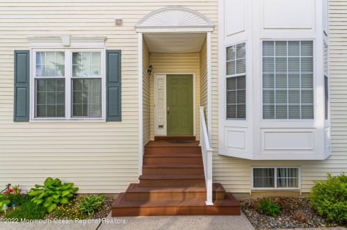 36 Austin St, Tinton Falls, NJ 07712-7758