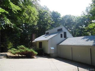 160 Wilderwood Dr, Guilford, CT 06437-1301