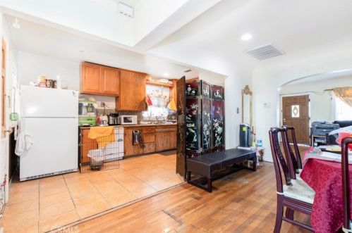 913 Maple St, Glendale CA  91205-1828 exterior