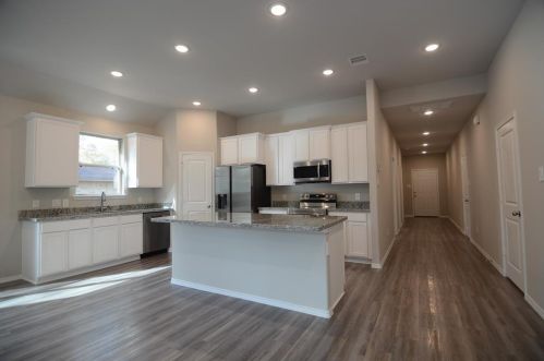 1605 Flamingo St, Conroe TX  77385-9605 exterior