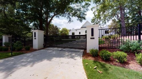 3206 Arden Rd, Atlanta GA  30327-1262 exterior