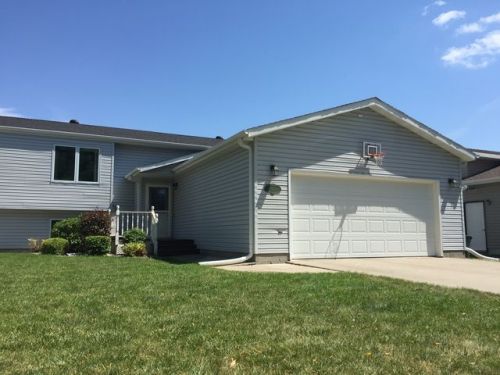 521 10th Ave, Casselton, ND 58012-3442