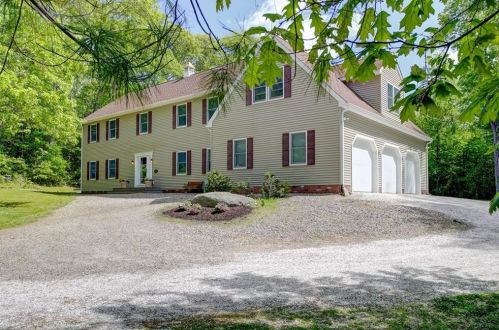 226 April Ln, Tiverton, RI 02878-4466
