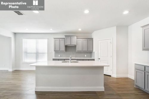 2425 Trickling Crk Dr, Garland TX 75041-2145 exterior