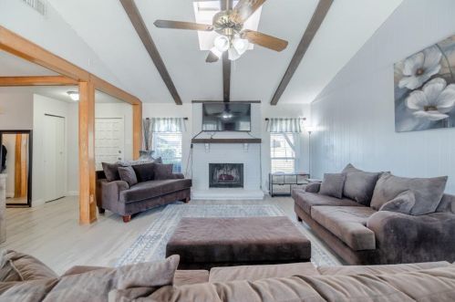 2212 Colonial Pl, Carrollton TX 75007-5503 exterior