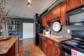 1367 Willow St, Minneapolis MN  55403-2698 exterior