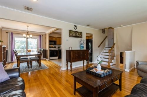 31 Peace Rd, Dover NJ  07869-1021 exterior