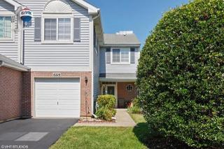 8229 Ripple Rdg, Oak Brook, IL 60561-6432