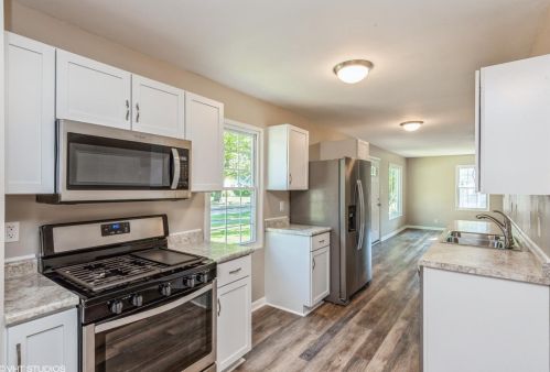 3013 Coral Dr, Hobart IN  46342-3521 exterior