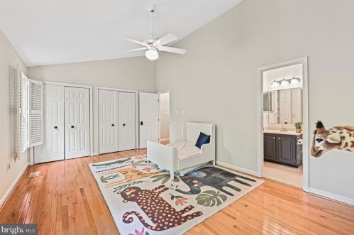 11760 Great Owl Cir, Herndon VA  20194-1169 exterior