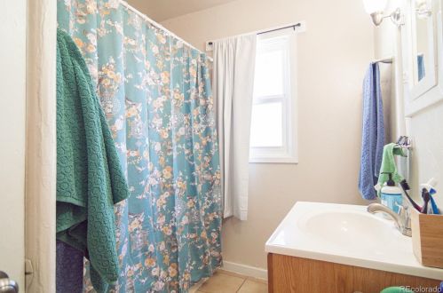 2038 6th Ave, Greeley CO  80631-7106 exterior