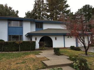 1645 Candace Way, Los Altos CA  94024-6243 exterior