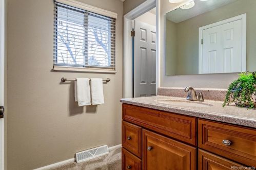 6117 Locust St, Englewood CO 80112-1324 exterior