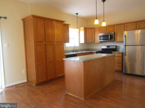 402 Sparkleberry Ter, Leesburg VA  20176-4054 exterior