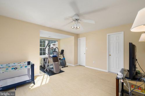 10101 Waterside Dr, Springfield VA  22015-3931 exterior