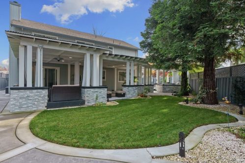 1068 Matthew Ct, Windsor CA  95492-8778 exterior