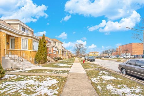2822 76th Ct, Chicago, IL 60707-1442